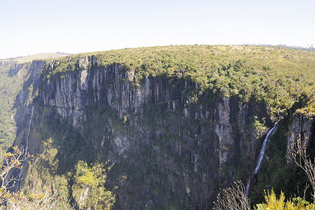 picture of mutarazi falls zimbabwe